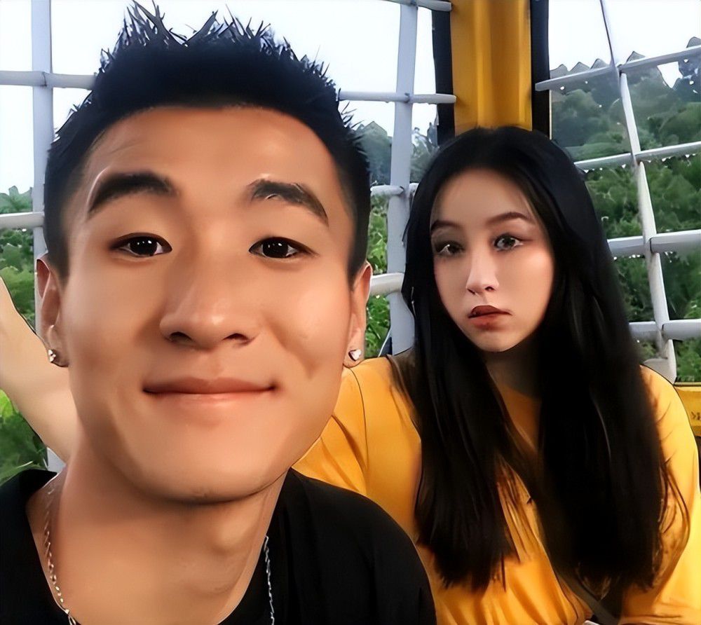 从伯格曼导演生涯的整个历程来看，不同的女演员对他来说在不同的阶段都有着独特的重要意义，而在每个阶段里，每个她(主要女演员)都紧密地关联于此一阶段的典型角色，这些角色代表了一种可被规定的个性人格;而当这个她出现在此一阶段以外时，所演角色便完全不同于在此一阶段中的突出特点。